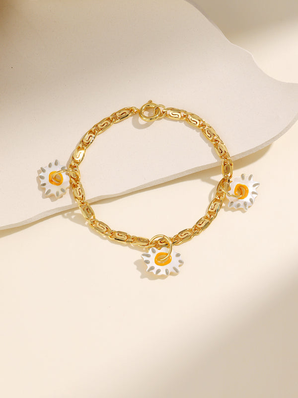 Sweet Daisy Bloom Gold Bracelet
